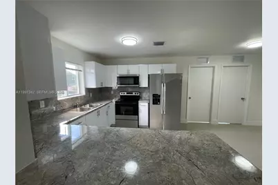 2268 NW 52nd St #top, Miami, FL 33142 - Photo 4