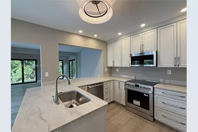 410 SW 56th Ave, Plantation, FL 33317 - Photo 2