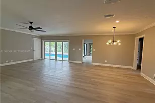 410 SW 56th Ave, Plantation, FL 33317 - Photo 8