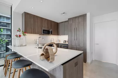 88 SW 7th St #1401, Miami, FL 33130 - Photo 10