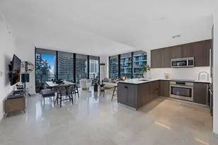 88 SW 7th St, Miami, FL 33130 - Photo 2