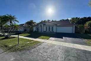 427 SW 169th Terrace, Weston, FL 33326 - Photo 4