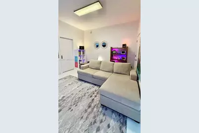 851 NE 1st Ave #304, Miami, FL 33132 - Photo 16