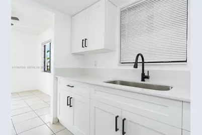 1490 W 42nd Pl #206, Hialeah, FL 33012 - Photo 10