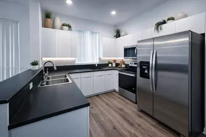 336 River Bluff Ln, Royal Palm Beach, FL 33411 - Photo 8