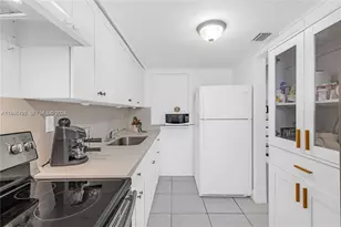 1675 W 57th St, Hialeah, FL 33012 - Photo 4