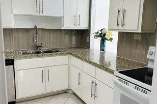 1301 NE Miami Gardens Dr, Miami, FL 33179 - Photo 1