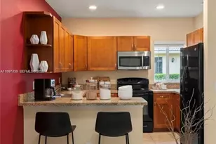 2720 NW 11th St, Fort Lauderdale, FL 33311 - Photo 4
