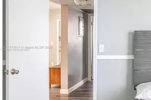 6545 W 27th Ct, Hialeah, FL 33016 - Photo 16