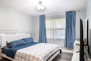 6545 W 27th Ct, Hialeah, FL 33016 - Photo 10