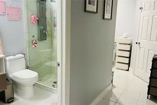 18901 NW 77th Ct, Hialeah, FL 33015 - Photo 12