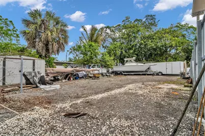 1055 NE 144th St, North Miami, FL 33161 - Photo 38