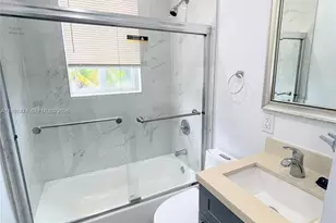 1036 SW 5th St, Miami, FL 33130 - Photo 4