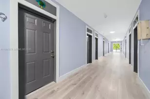 1036 SW 5th St, Miami, FL 33130 - Photo 8