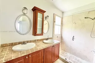 3910 NE 13th Dr, Homestead, FL 33033 - Photo 6