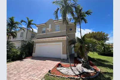 3910 NE 13th Dr, Homestead, FL 33033 - Photo 2