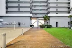 888 Biscayne Blvd, Miami, FL 33132 - Photo 18