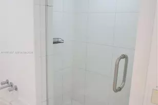 500 Brickell Ave, Miami, FL 33131 - Photo 18