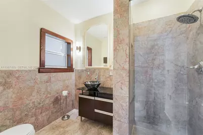 521 NE 74th St, Miami, FL 33138 - Photo 8
