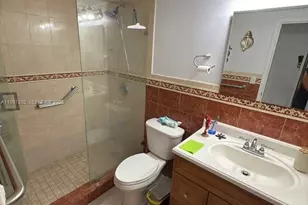 1825 W 44th Pl, Hialeah, FL 33012 - Photo 6