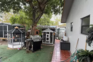 671 NE 1st Pl, Hialeah, FL 33010 - Photo 8