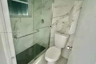 1725 W 60th St, Hialeah, FL 33012 - Photo 12