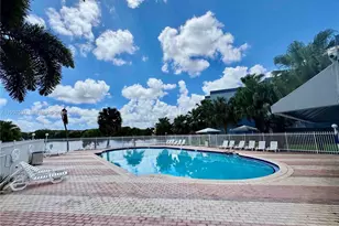 9375 Fontainebleau Blvd, Miami, FL 33172 - Photo 36