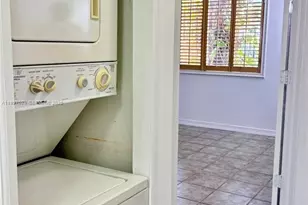 511 NW 82nd Ave, Miami, FL 33126 - Photo 10