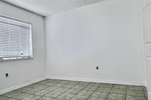 511 NW 82nd Ave, Miami, FL 33126 - Photo 8