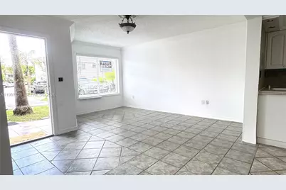 511 NW 82nd Ave #407, Miami, FL 33126 - Photo 4