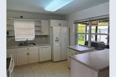 9775 SW 78th St, Miami, FL 33173 - Photo 8