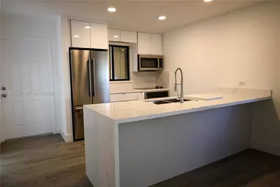 2385 NE 171st St, North Miami Beach, FL 33160 - Photo 4