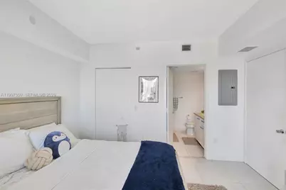 185 SW 7th St #2303, Miami, FL 33130 - Photo 18