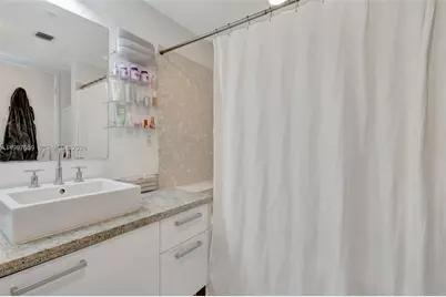 185 SW 7th St #2303, Miami, FL 33130 - Photo 24