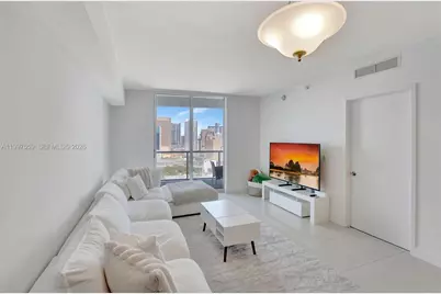 185 SW 7th St #2303, Miami, FL 33130 - Photo 14