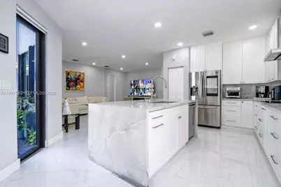 3521 W 92nd Pl, Hialeah, FL 33018 - Photo 4