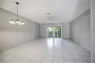 690 SE 23rd Ave #4, Pompano Beach, FL 33062 - Photo 8