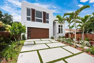 1615 NE 3rd Ct, Fort Lauderdale, FL 33301 - Photo 2