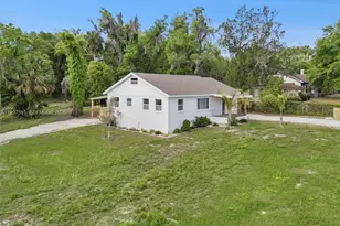 334 W Howry Ave, Other City - In The State Of Florida, FL 32720 - Photo 2
