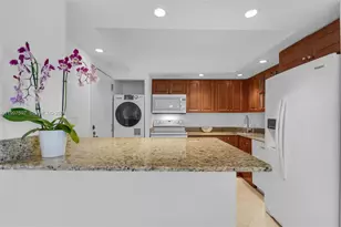 2333 Brickell Ave, Miami, FL 33129 - Photo 14