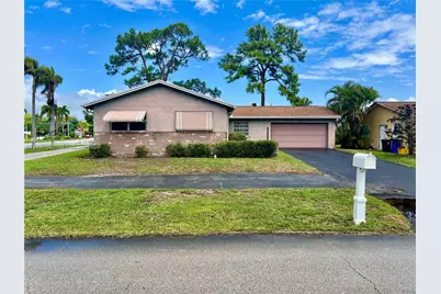 7275 Pine Manor Dr, Lake Worth, FL 33467 - Photo 1