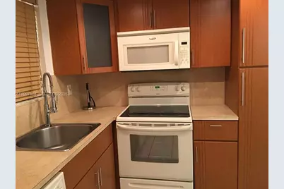 9375 Fontainebleau Blvd #L209, Miami, FL 33172 - Photo 10