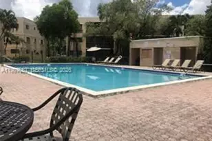 8065 SW 107th Ave, Miami, FL 33173 - Photo 4