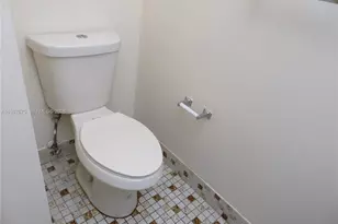 8005 SW 107th Ave, Miami, FL 33173 - Photo 12