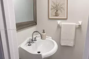 2630 W 76th St, Hialeah, FL 33016 - Photo 12