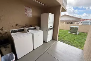 2630 W 76th St, Hialeah, FL 33016 - Photo 34
