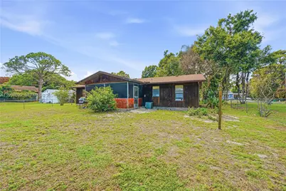 1910 S 34th St, Fort Pierce, FL 34947 - Photo 2
