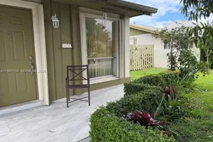 11906 SW 110th St Cir E, Miami, FL 33186 - Photo 2