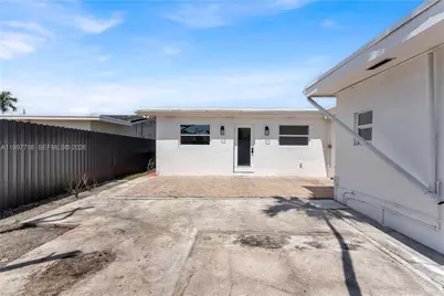 3827 SW 88th Ct, Miami, FL 33165 - Photo 4