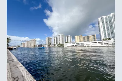 1000 Parkview Dr #531, Hallandale Beach, FL 33009 - Photo 36